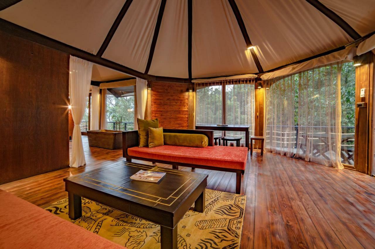 The Pavilions Himalayas Lake View 博卡拉 外观 照片