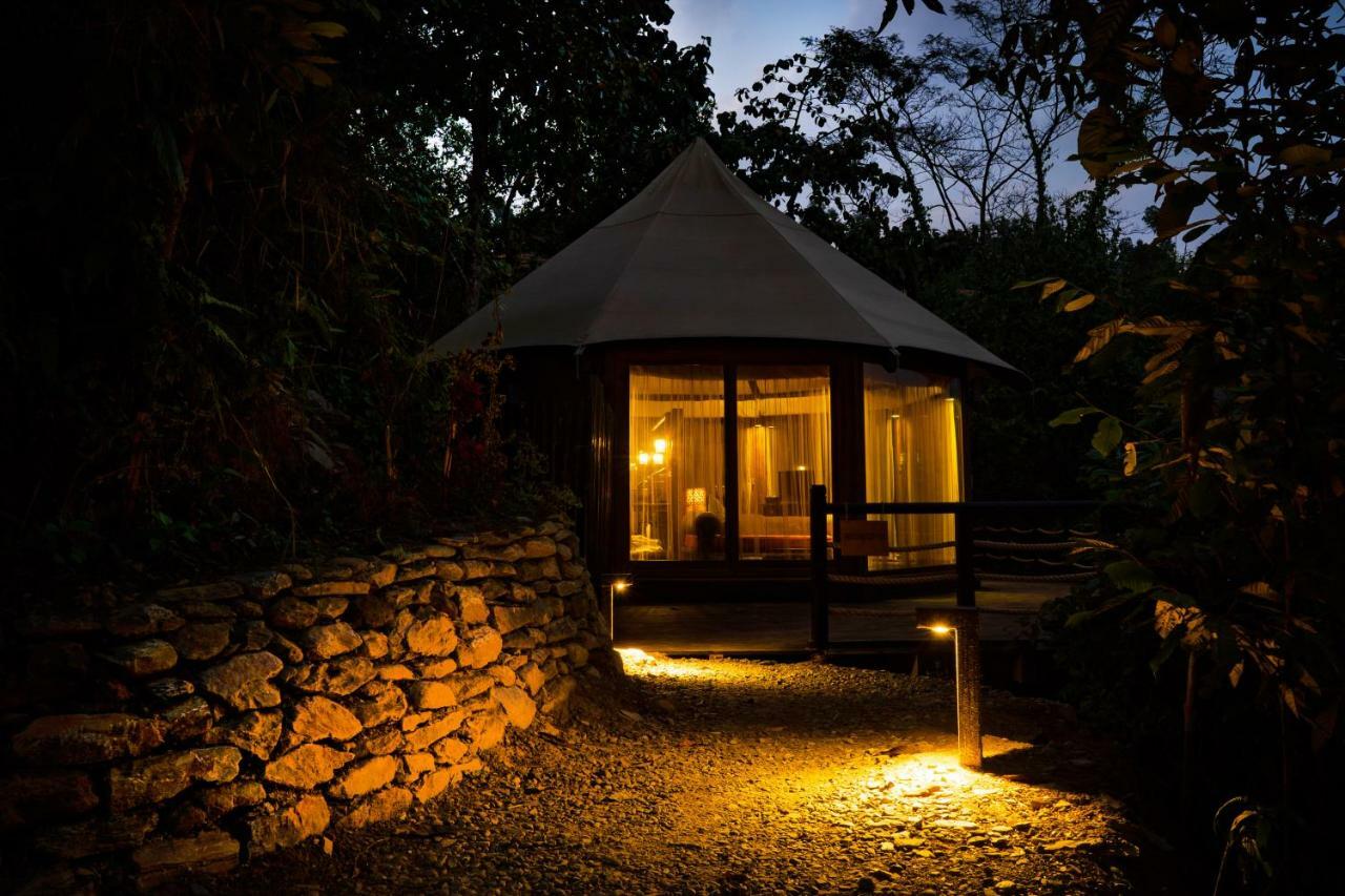The Pavilions Himalayas Lake View 博卡拉 外观 照片