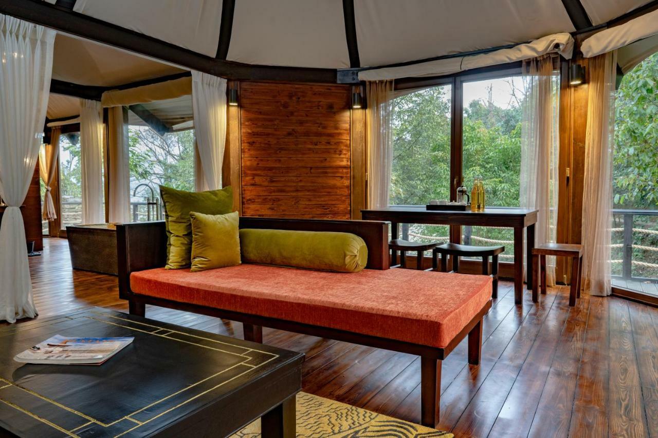 The Pavilions Himalayas Lake View 博卡拉 外观 照片